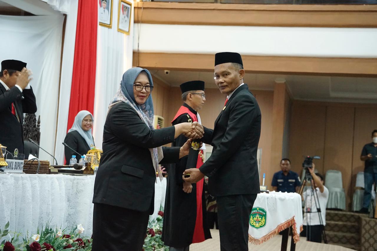 Wabup Puspawati Hadiri Pengucapan Sumpah/Janji Jihadin Peruge Sebagai Wakil Ketua DPRD Lutim