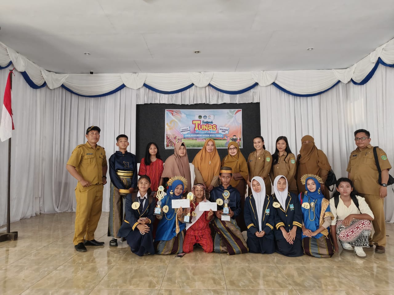 SMPN 1 Tomoni Raih Prestasi di Festival Tunas Bahasa Ibu Luwu Timur