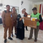 Wakil Bupati Luwu Timur Serahkan Bantuan Kartu Lansia untuk 287 Penerima di Kecamatan Angkona WhatsApp Image 2025-11-04 at 20.43.06 (1)