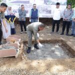 Bupati Luwu Timur Letakkan Batu Pertama Pembangunan Gedung Politeknik Sorowako 1001073766