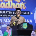 Meski Diguyur Hujan, Warga Mangkutana Tetap Antusias Ikuti Safari Ramadhan Pemkab Lutim