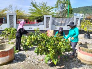 Desa Wanasari Intensifkan Jumat Bersih Juara, Libatkan Seluruh Aparat Desa