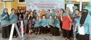 Peringati Hari Kartini, PKK Tomoni Timur Bersama Puskesmas Perkuat Upaya Deteksi Dini Kanker Leher Rahim