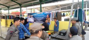 Tera Ulang Timbangan di Pasar Kertoraharjo, Satpol PP Tomoni Timur Dampingi Tim Gabungan