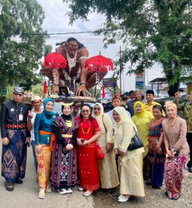 Hanoman, Rahwana, dan Ogoh-Ogoh raksasa Curi Perhatian penonton di Karnaval Budaya Tomoni Timur
