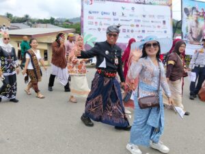 Tomoni Timur, Pimpin Karnaval Budaya ,Tampilkan Semangat Persatuan dalam HUT ke-23 Luwu Timur