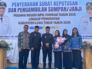 Tiga ASN Kecamatan Tomoni Timur Resmi Menyandang Status PNS