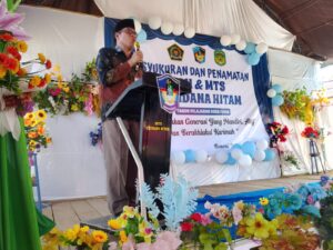Camat Tomoni Timur Hadiri Syukuran Penamatan MI/MTs Cendana Hitam, Apresiasi Semangat Pengabdian Guru