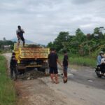 Pemkab Lutim Respon Cepat Aduan Jalan Rusak Ussu-Batas Kota Malili WhatsApp Image 2026-06-18 at 16.02.57