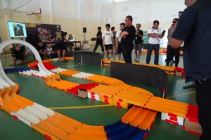 Bupati Irwan Ramaikan Kapolres Lutim Cup 2026, Adu Cepat Mini 4WD Bersama Peserta se-Sulawesi