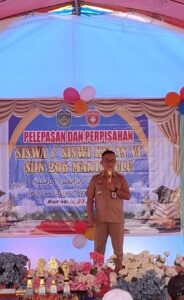 Hadiri Penamatan SDN 206 Mantadulu, Camat Angkona Tekankan Pentingnya Peran Orang Tua dalam Pendidikan Anak