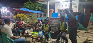Patroli Gabungan Polsek Tomoni Timur Bersama Linmas dan Garda Kamtibmas Perkuat Sinergi Jaga Keamanan Masyarakat
