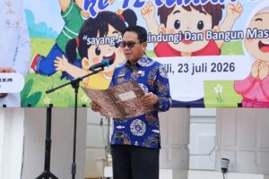 Pimpin Upacara HAN, Sekda Lutim Tegaskan Perlindungan Anak Tanggung Jawab Bersama