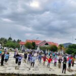 Camat Tomoni Timur Apresiasi Antusiasme Warga Ikuti Senam Sabtu Sehat Juara WhatsApp Image 2026-07-26 at 00.23.27