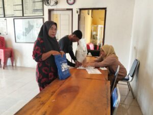 Pemdes Rinjani Salurkan BPNT untuk 192 KPM, Masing-masing Terima 30 Kg Beras
