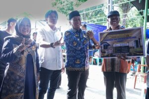Serahkan Alsintan Senilai Rp3,37 Miliar, Bupati Irwan : Gunakan dan Pelihara dengan Baik