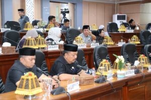 Wabup Puspawati Sampaikan Jawaban Bupati Atas Pemandangan Umum 5 Fraksi Terkait Ranperda APBD 2027